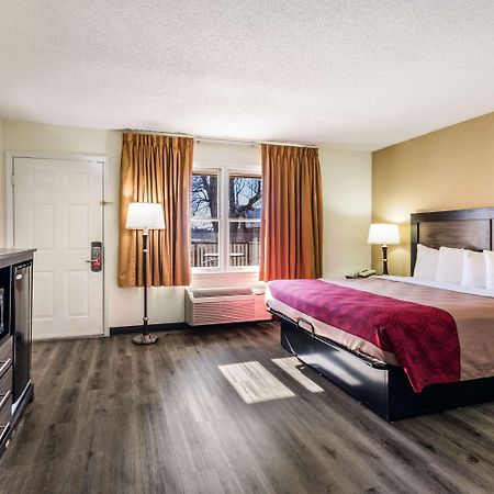 Econo Lodge Glade Springs I-81 Екстер'єр фото