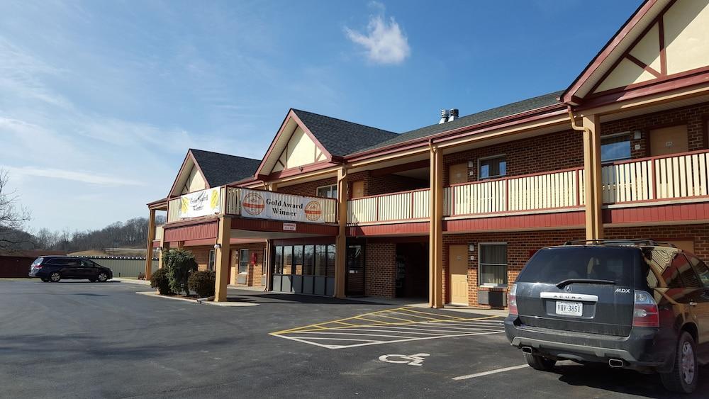 Econo Lodge Glade Springs I-81 Екстер'єр фото