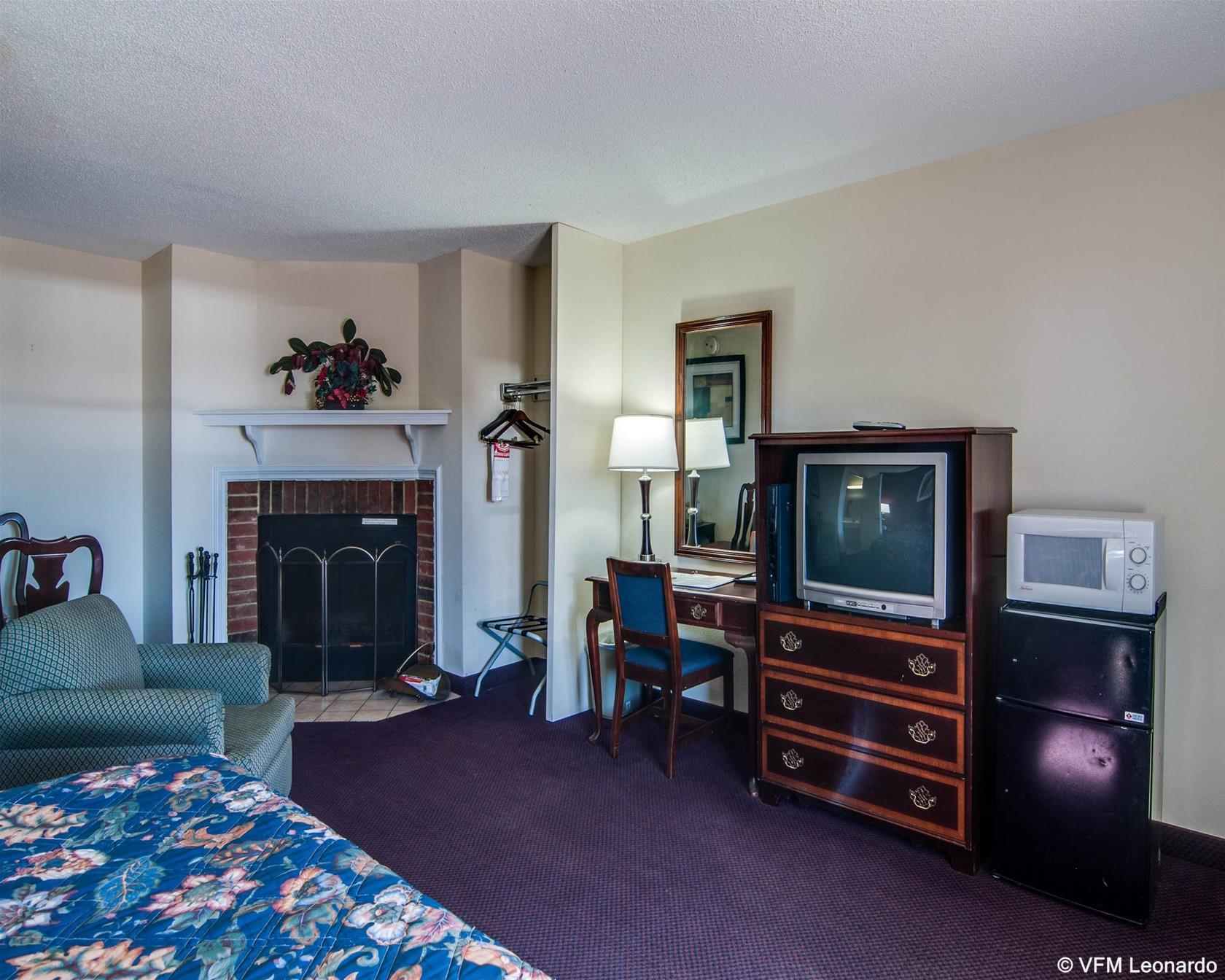 Econo Lodge Glade Springs I-81 Екстер'єр фото