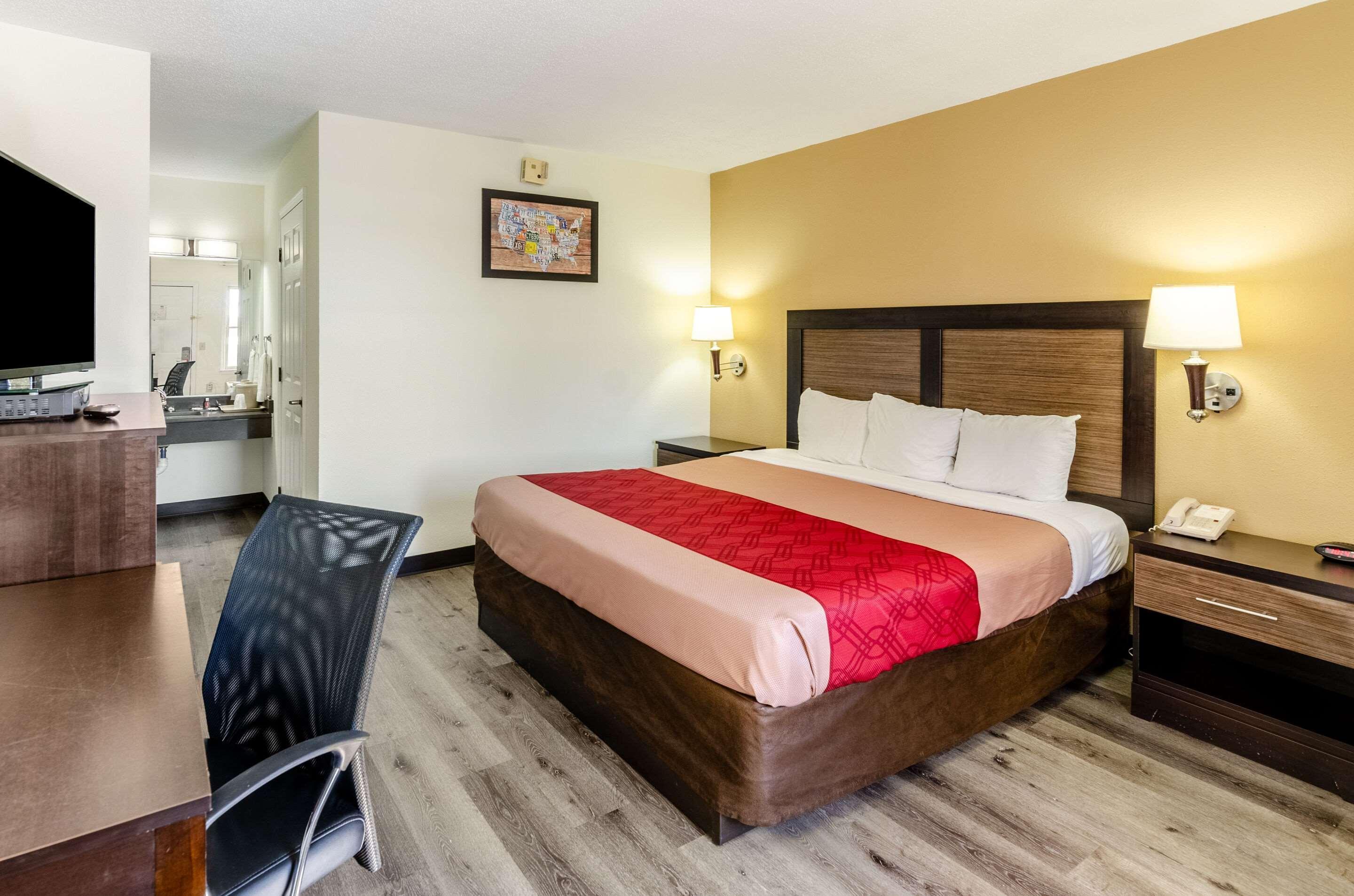 Econo Lodge Glade Springs I-81 Екстер'єр фото