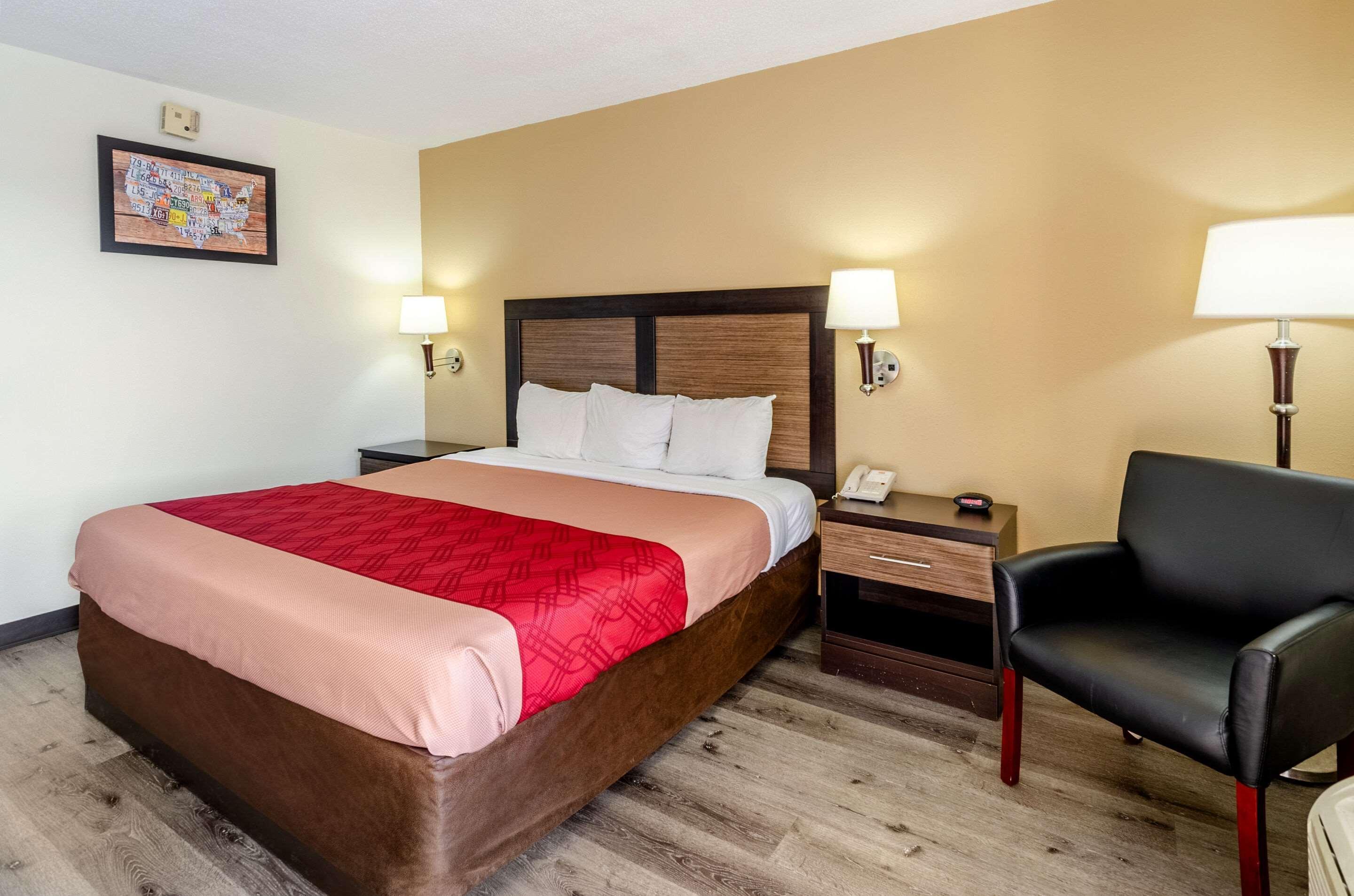 Econo Lodge Glade Springs I-81 Екстер'єр фото