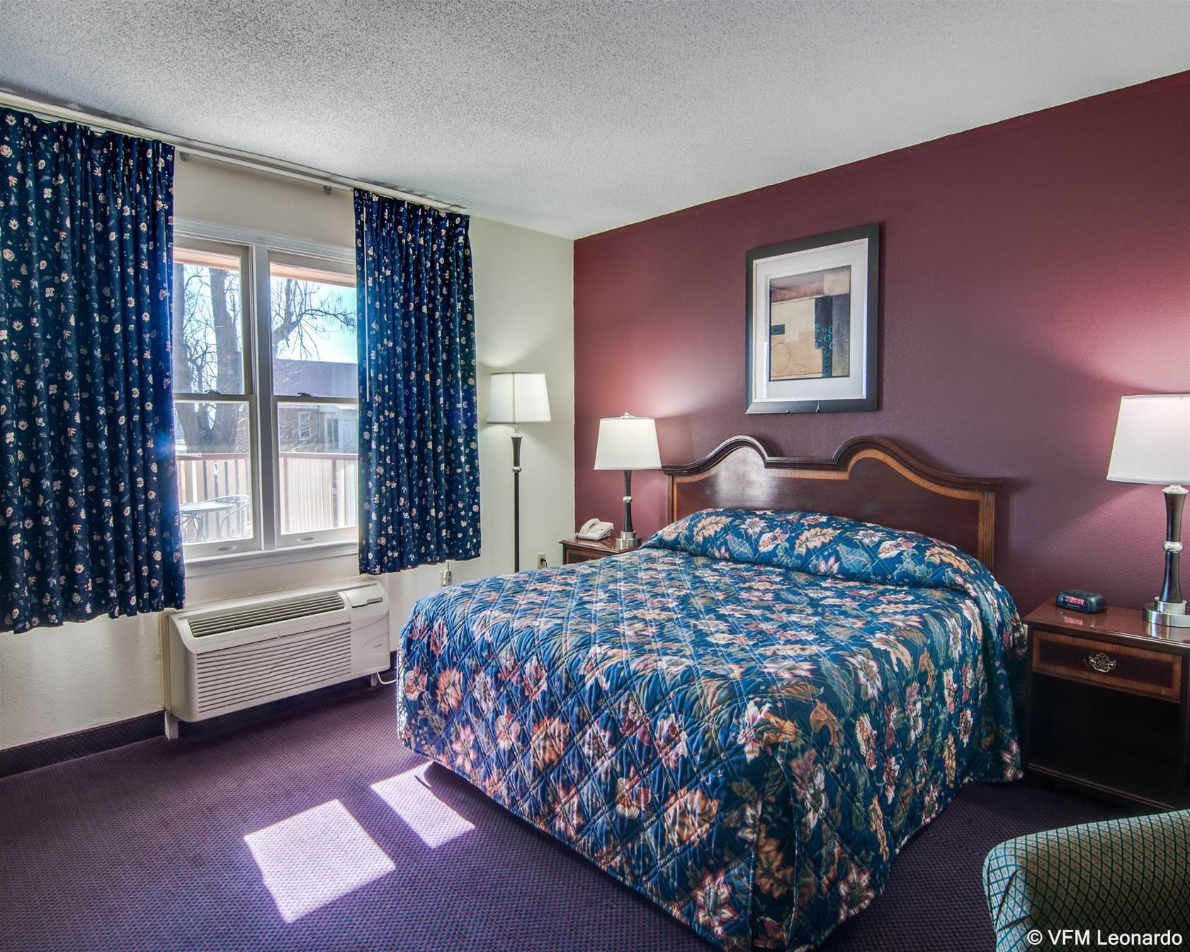 Econo Lodge Glade Springs I-81 Екстер'єр фото