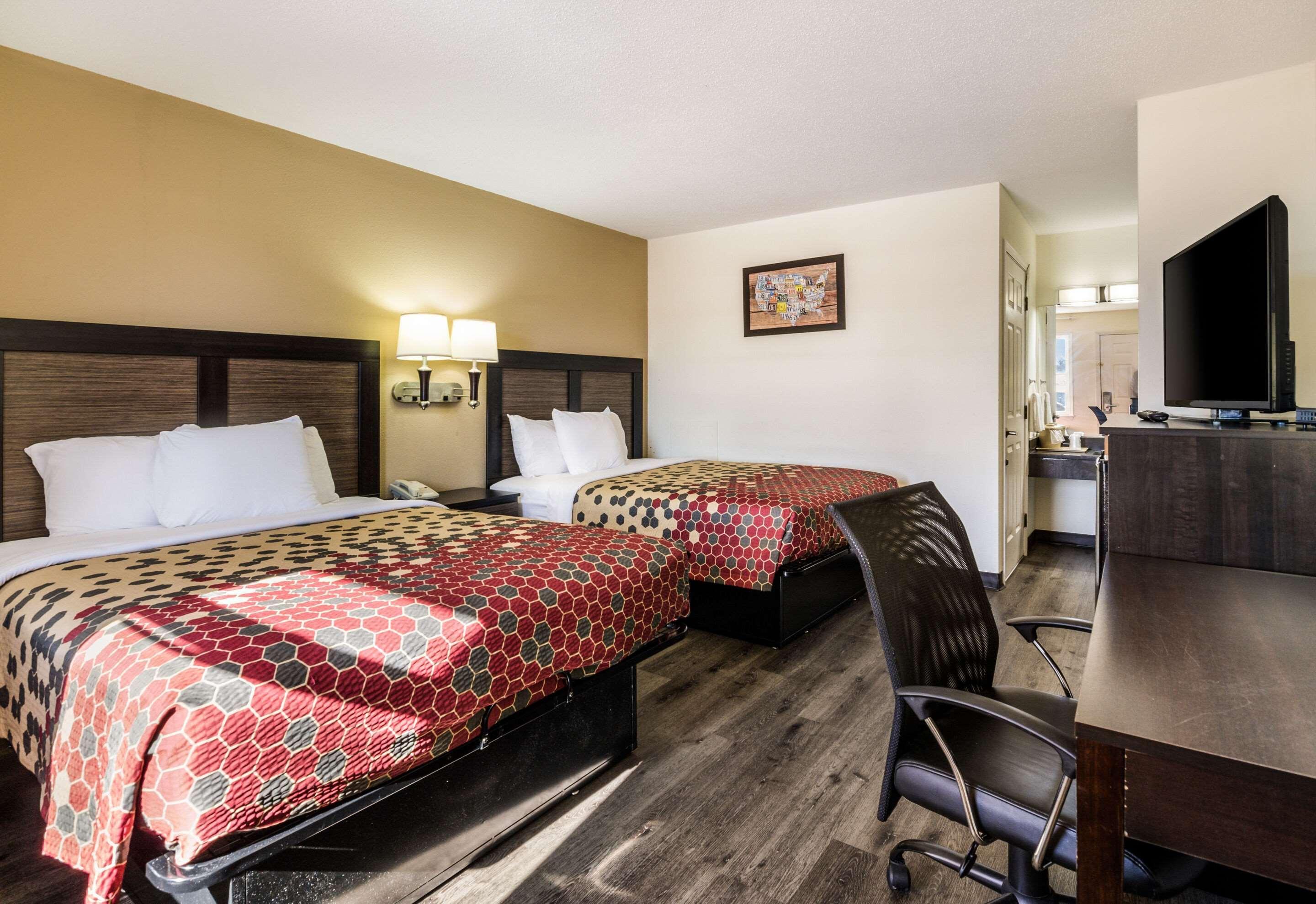 Econo Lodge Glade Springs I-81 Екстер'єр фото