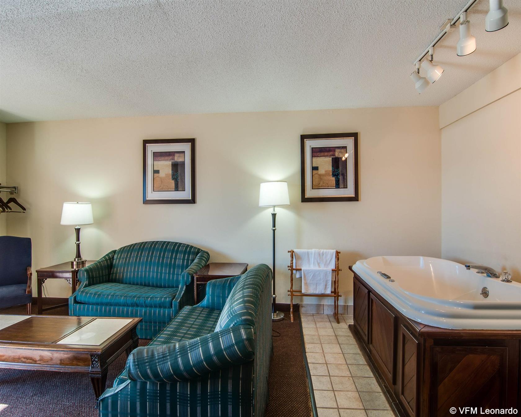 Econo Lodge Glade Springs I-81 Екстер'єр фото