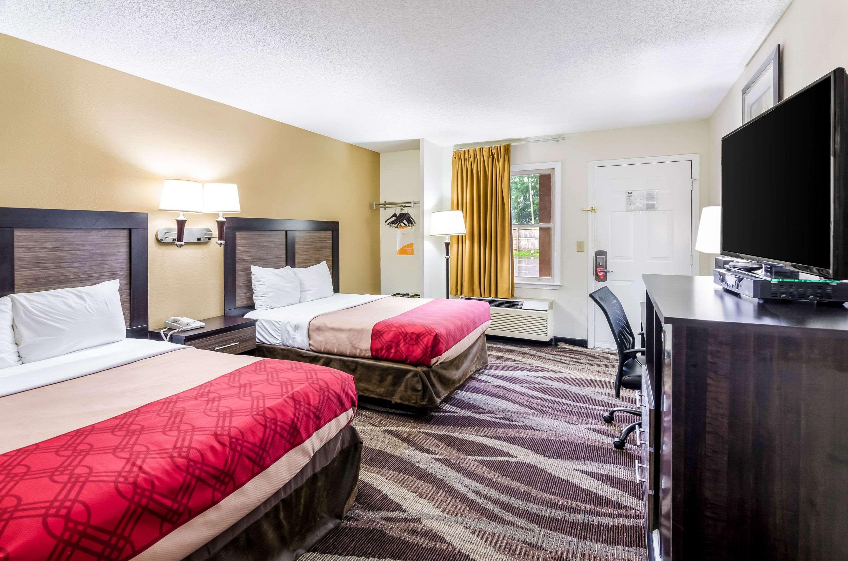 Econo Lodge Glade Springs I-81 Екстер'єр фото